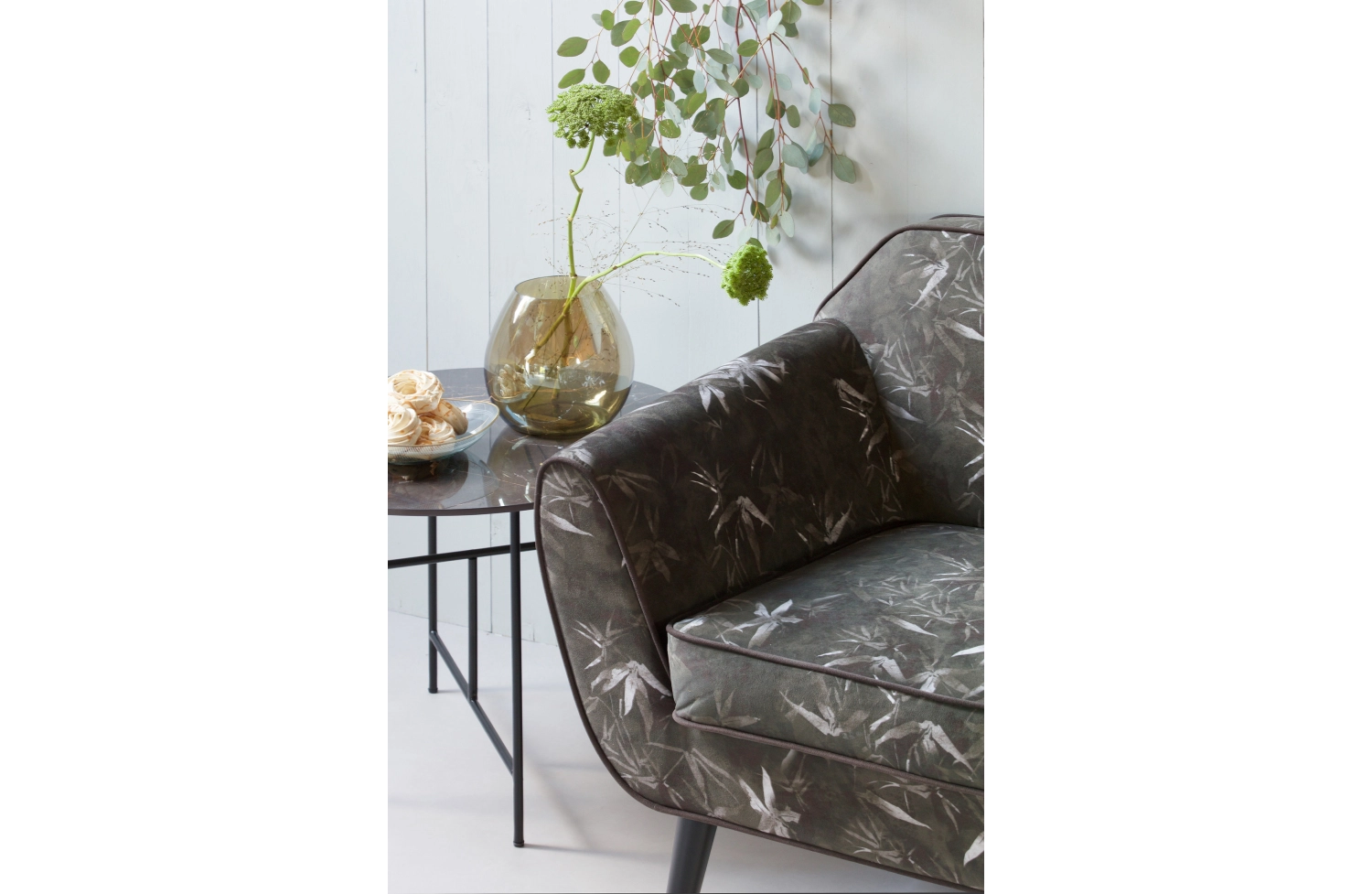 Rent a Side table Vida marble 48XØ60 (black)? Rent at KeyPro furniture rental!