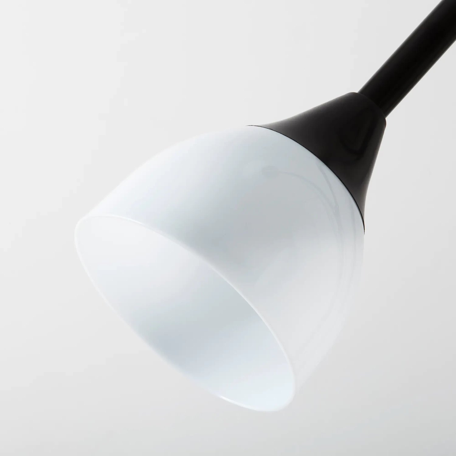 Stehlampe Not (schwarz) mieten? Mieten Sie bei KeyPro Möbelverleih!