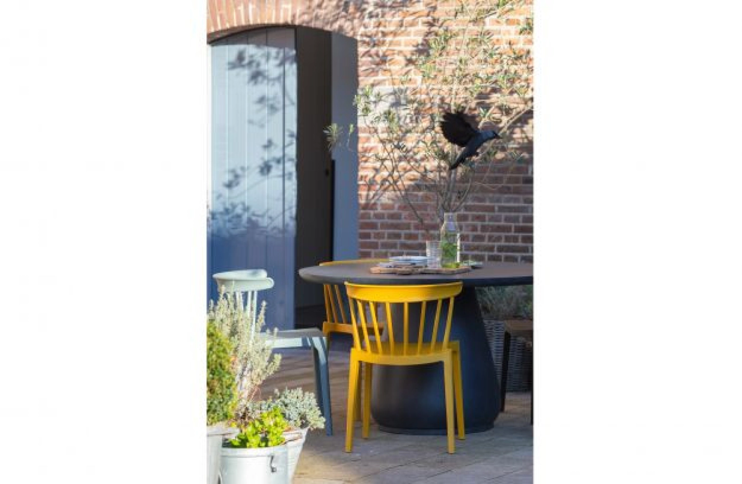 Spijlenstoel Bliss kunststof  (geel) huren? Huur bij KeyPro meubelhuur!