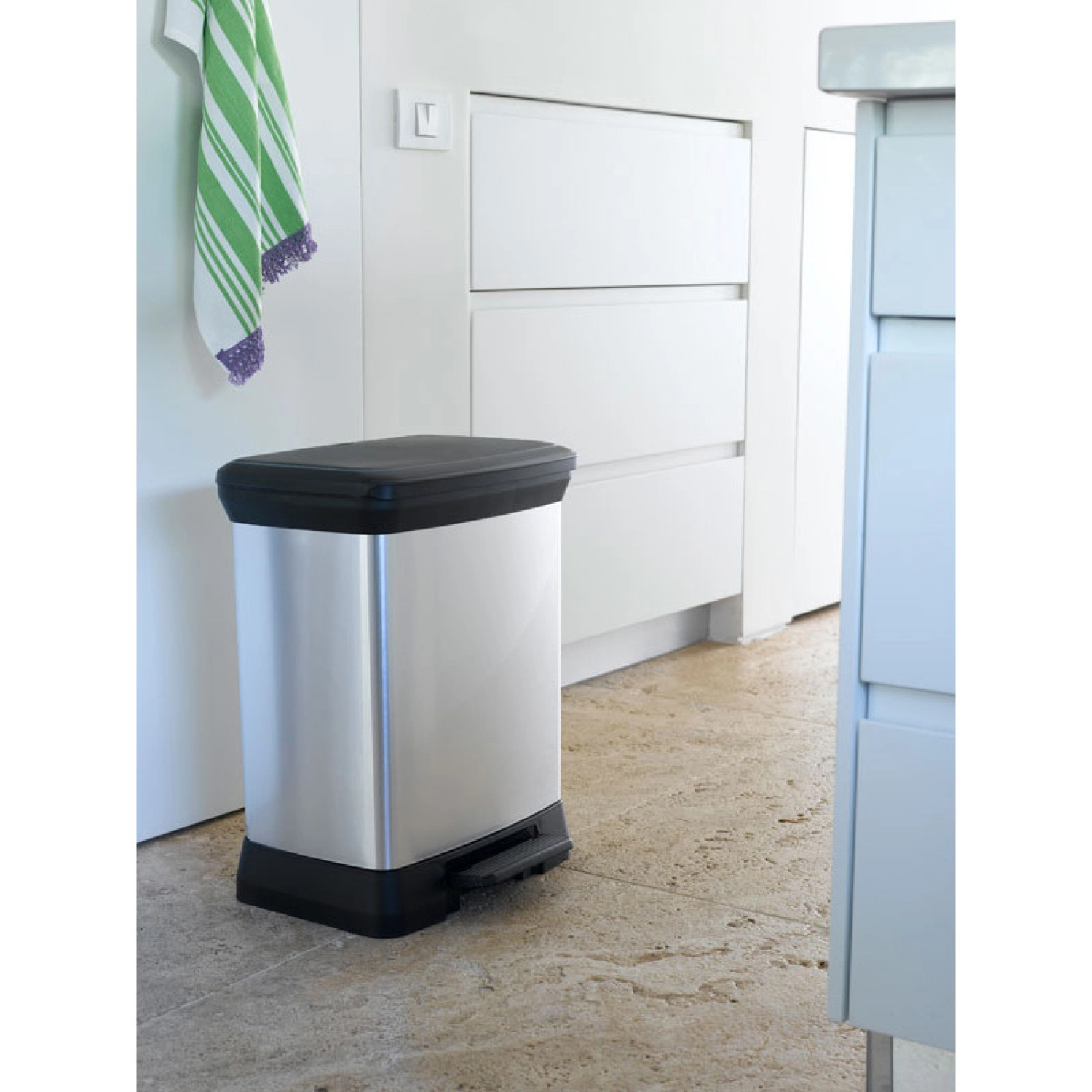 Huur je Afvalbak Decobin 30 liter bij KeyPro! Afvalbak Decobin 30 liter huren? Huur bij KeyPro meubelhuur!